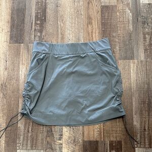 Women’s Columbia Gray Ruched Skort size M